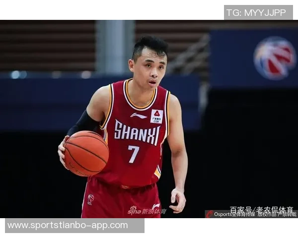 小香农替补出战17分钟狂砍18分全场7投全中展现超强实力