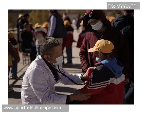 格纳布里与基米希探访医院肿瘤病房温暖关怀患病儿童